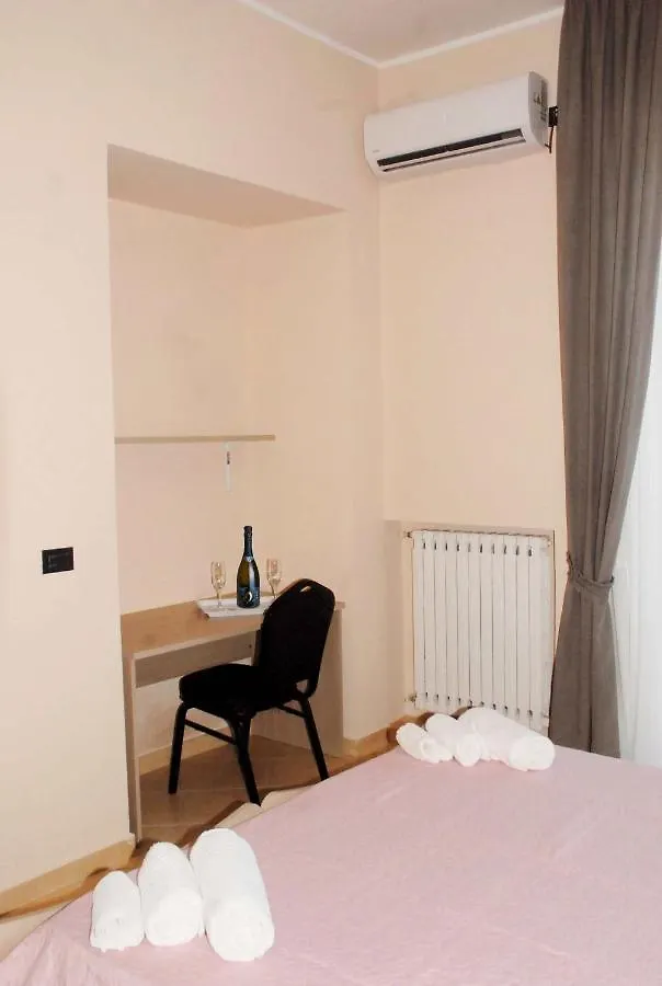 Appartamen Elisabeth 0*, Napoli İtalya